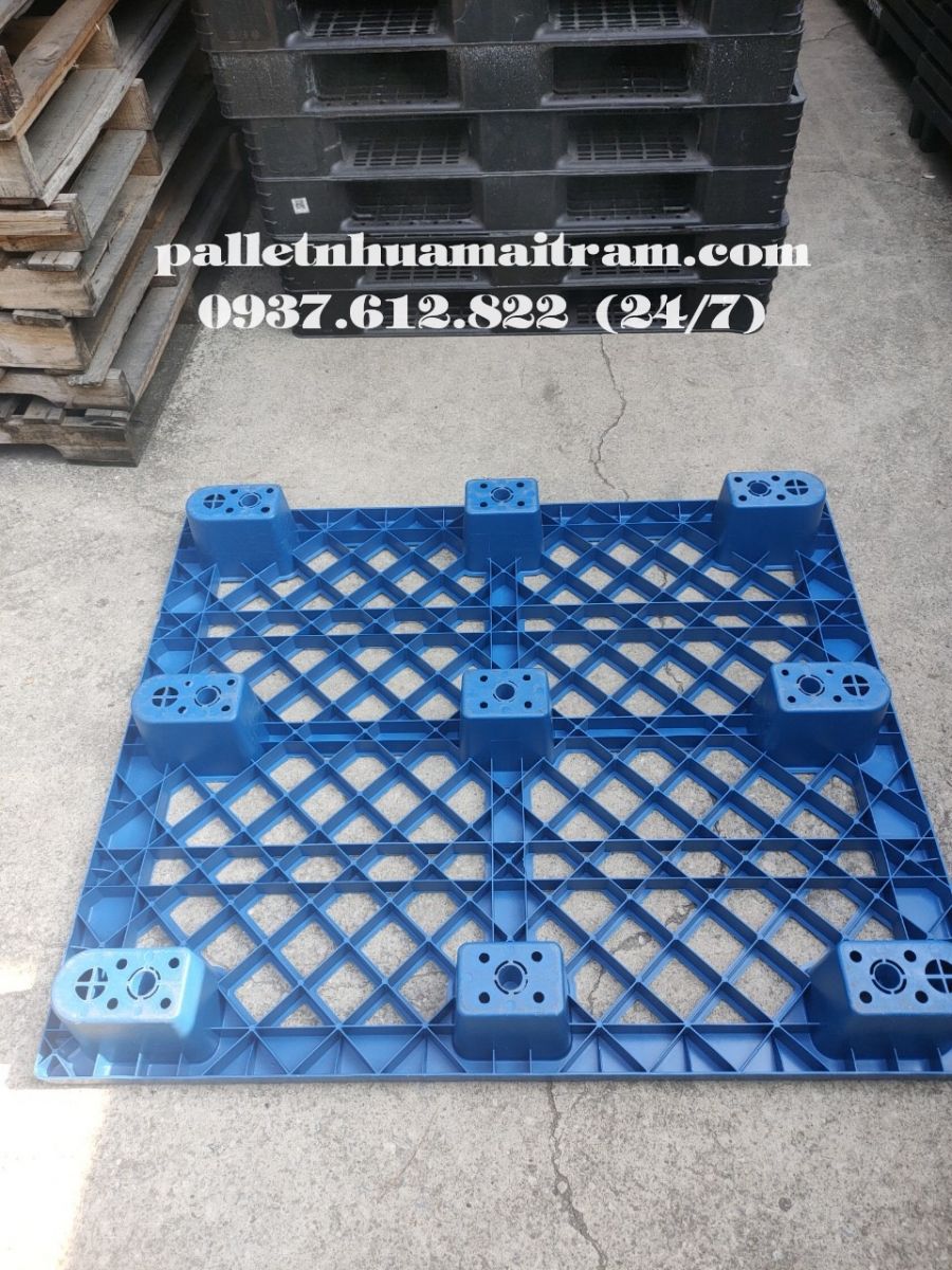 Giá pallet nhựa cũ siêu rẻ, giao hàng miễn phí