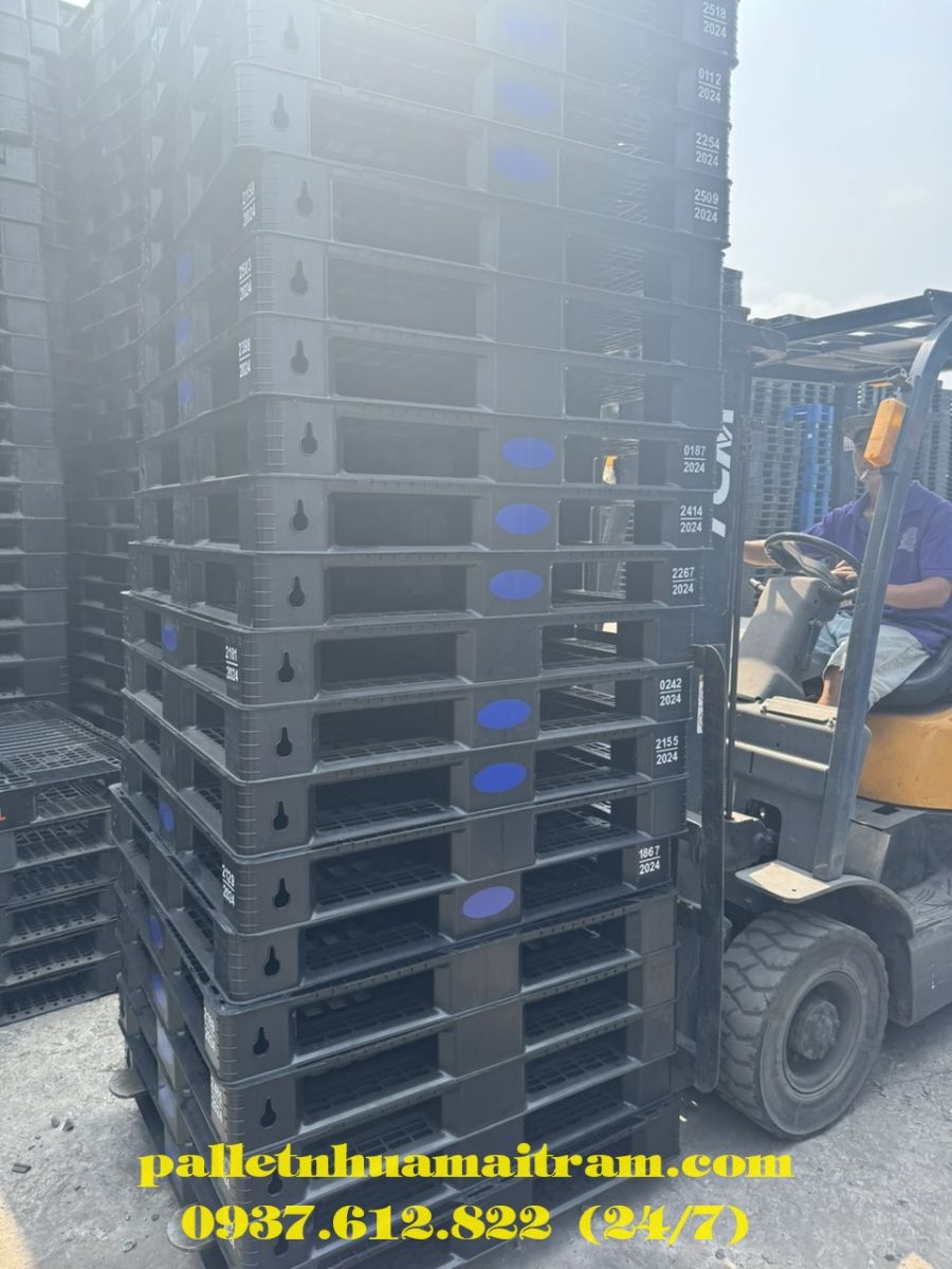 Pallet nhựa cũ TPHCM giá rẻ cạnh tranh, liên hệ 0937612822 (24/7)