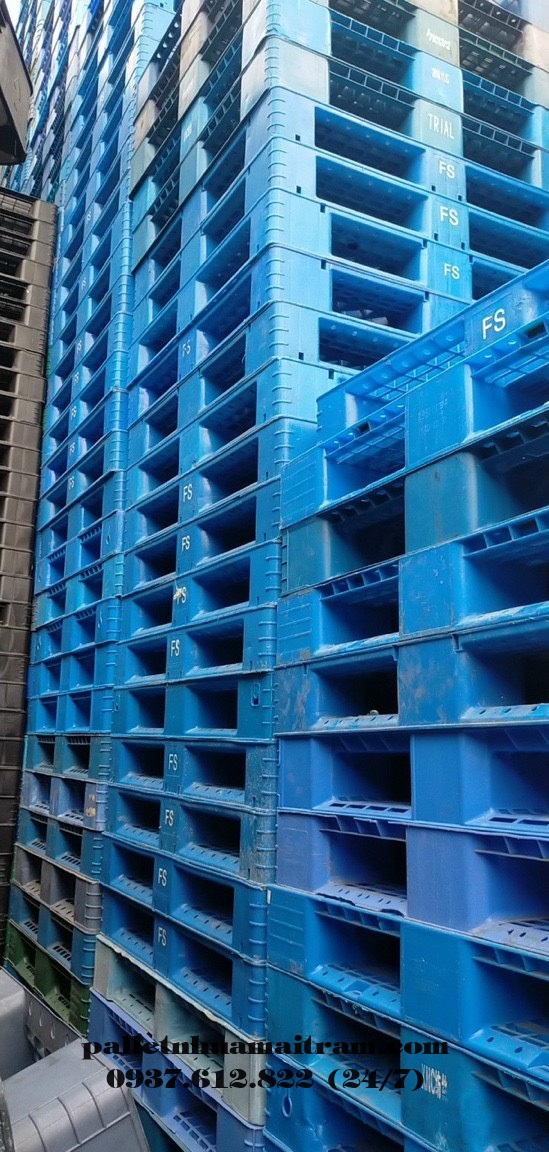 Pallet nhựa cũ TPHCM giá rẻ cạnh tranh, liên hệ 0937612822 (24/7)