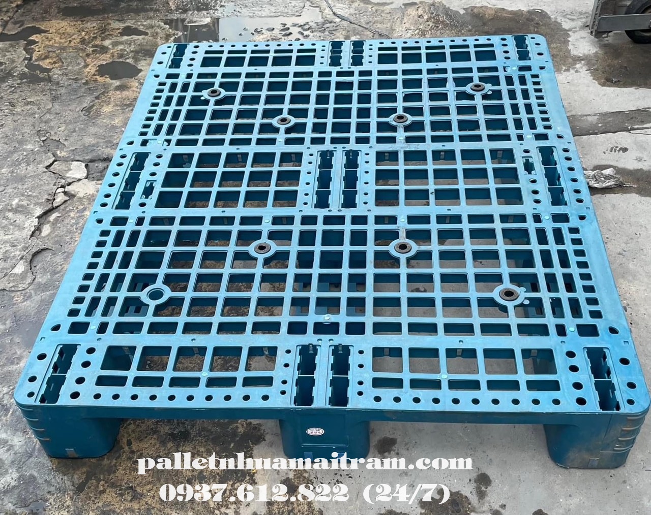 Pallet nhựa cũ TPHCM giá rẻ cạnh tranh, liên hệ 0937612822 (24/7)