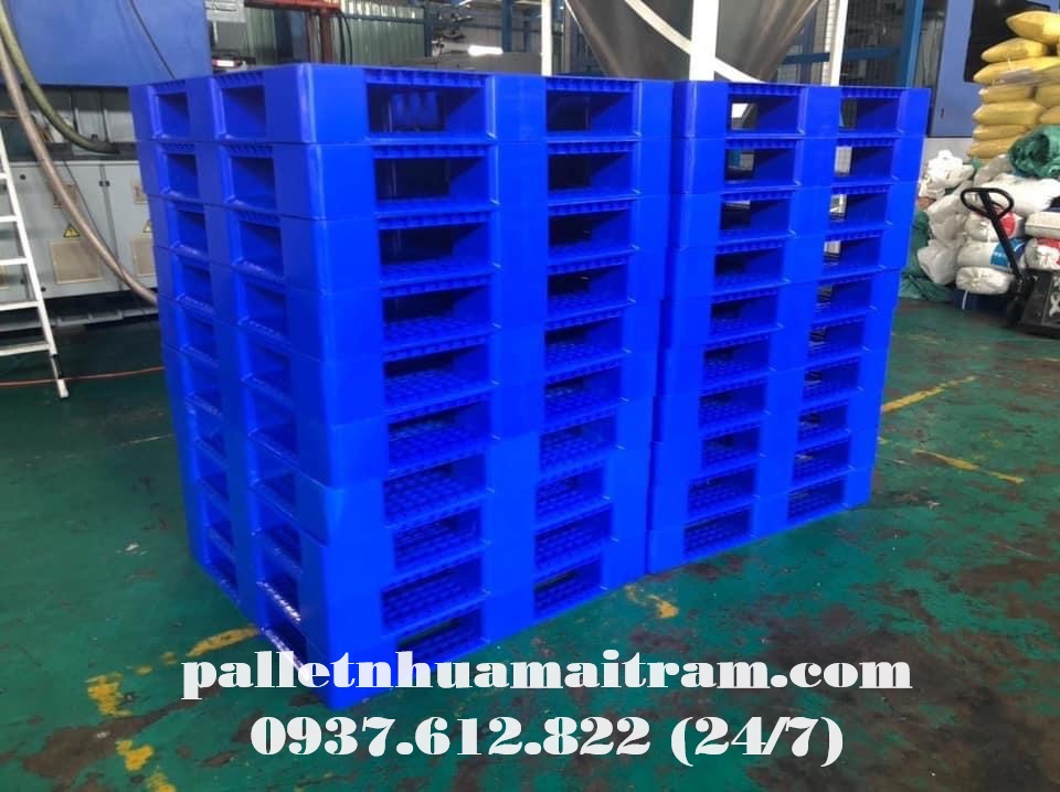 Pallet nhựa mới kích thước 1100x1100x150mm màu xanh