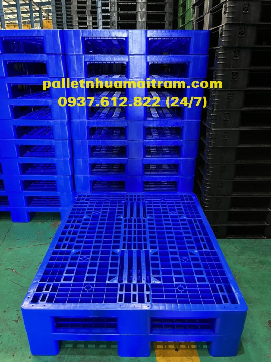 Pallet nhựa mới kích thước 1200x1000x150mm ba chân suốt