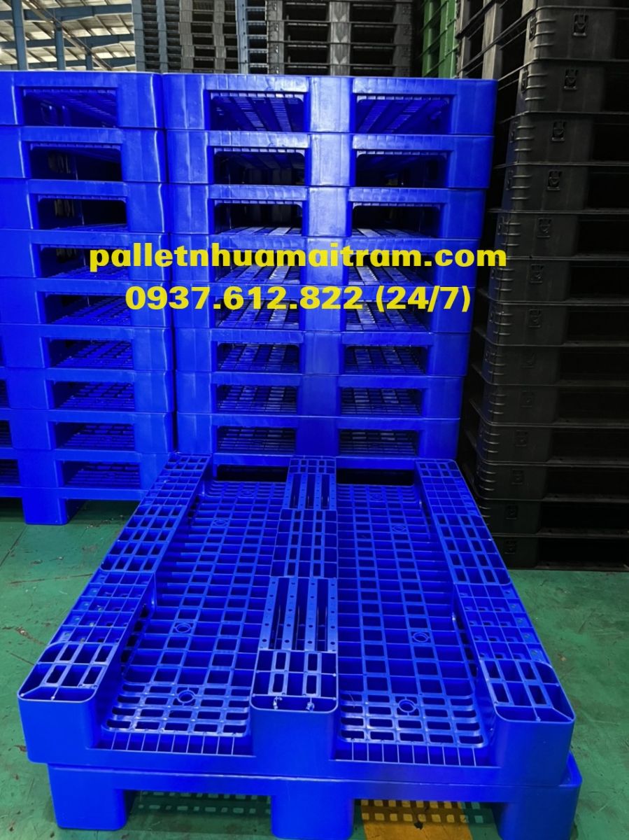 Pallet nhựa mới kích thước 1200x1000x150mm ba chân suốt