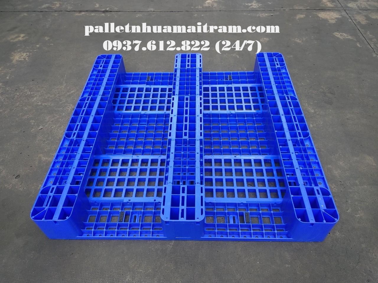 Pallet nhựa mới kích thước 1200x1000x150mm ba chân suốt