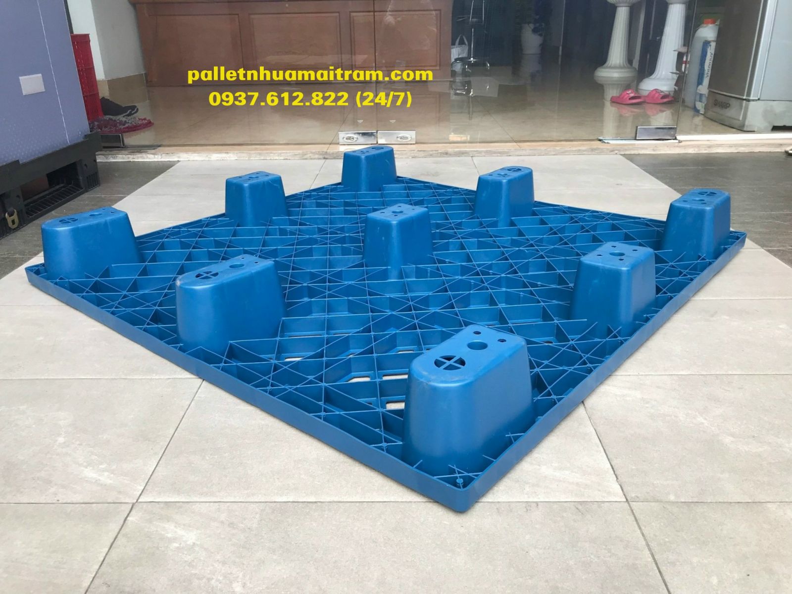 Pallet nhựa sản xuất loại pallet nhựa 9 chân