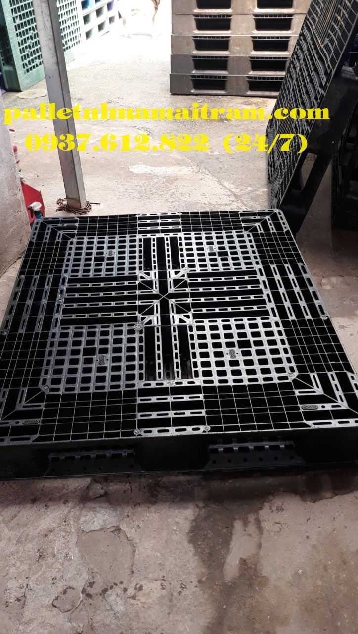 Pallet nhựa cũ kích thước 1100x1300x150mm