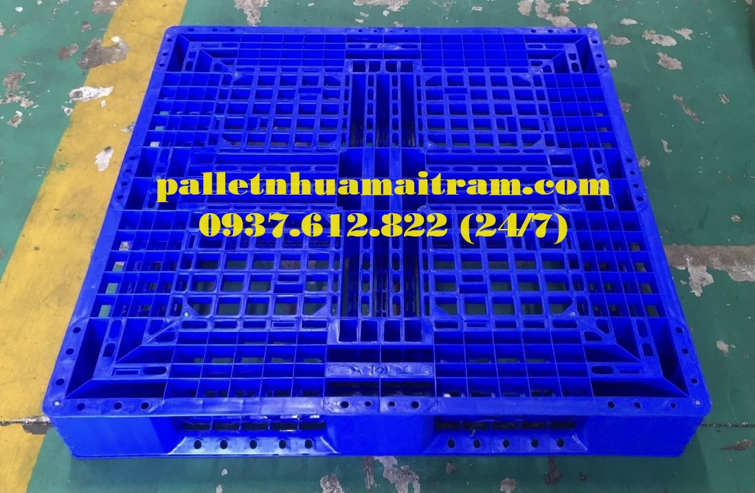 Pallet nhựa mới kích thước 1100x1100x150mm màu xanh nguyên sinh