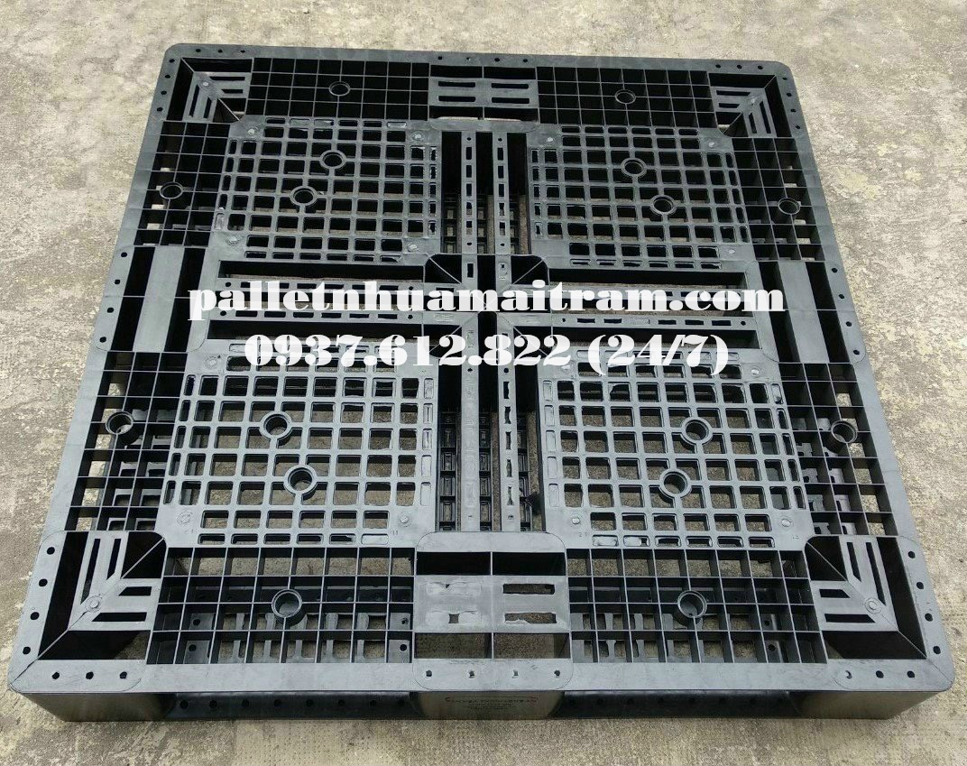 Pallet nhựa mới kích thước 1100x1100x150mm màu đen